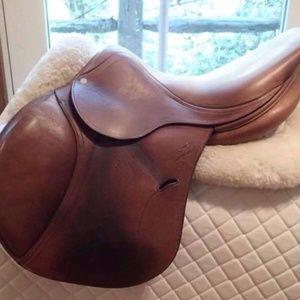 16.5" Antares Jumping saddle PRISTINE